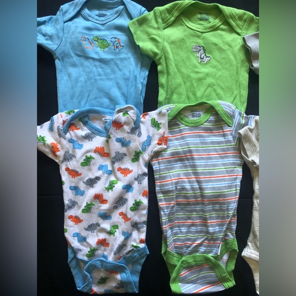 5 Gerber & 1 Little Me NewBorn Baby Boy Onesies - Picture 2 of 6